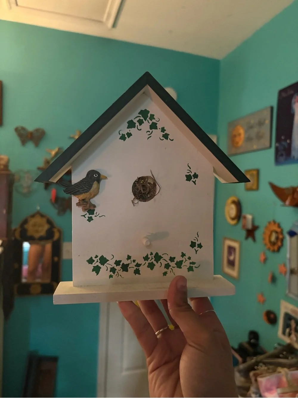 1999 Vintage Hand-Made/Painted White & Green Wooden Birdhouse Hanging Wall Decor